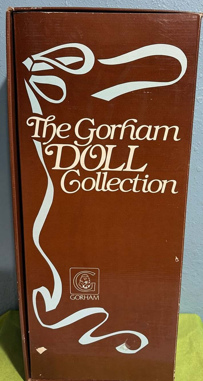 Gorham Rosamond Porcelain Musical Doll 8399 B Cream Lace Dress